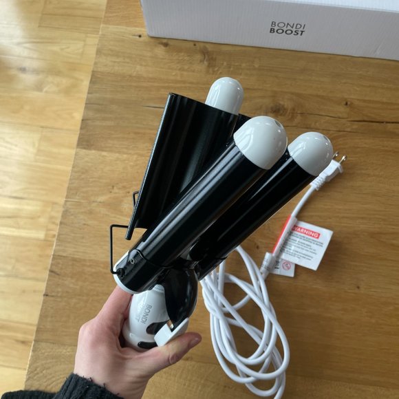 BRAND NEW Bondi Boost Wave Wand (32 mm) - Picture 4 of 6